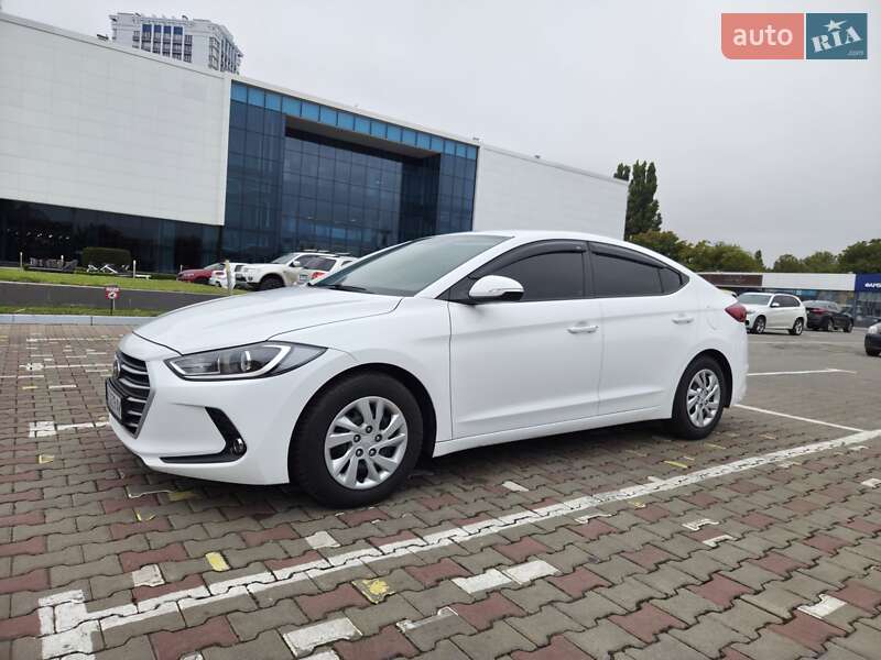 Седан Hyundai Avante 2016 в Одессе