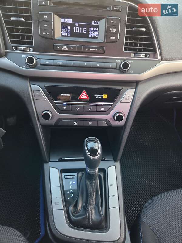 Седан Hyundai Avante 2016 в Одессе