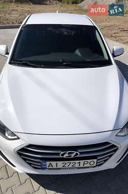 Седан Hyundai Avante 2017 в Петропавловской Борщаговке