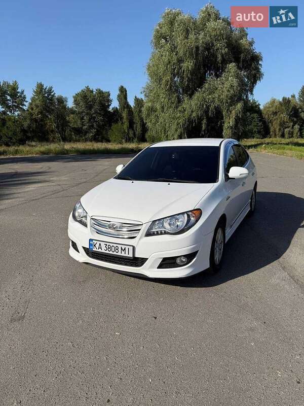 Седан Hyundai Avante 2012 в Києві
