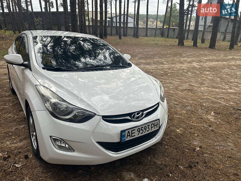 Седан Hyundai Avante 2013 в Киеве