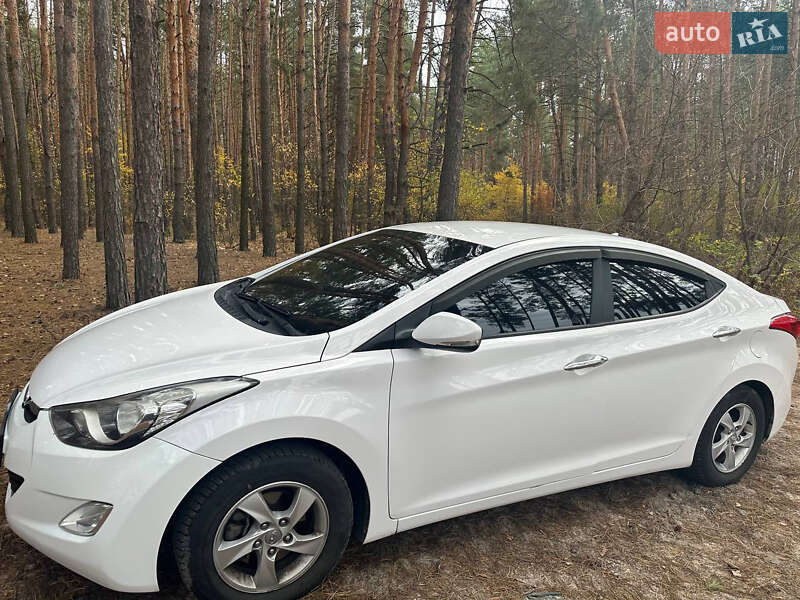 Седан Hyundai Avante 2013 в Киеве