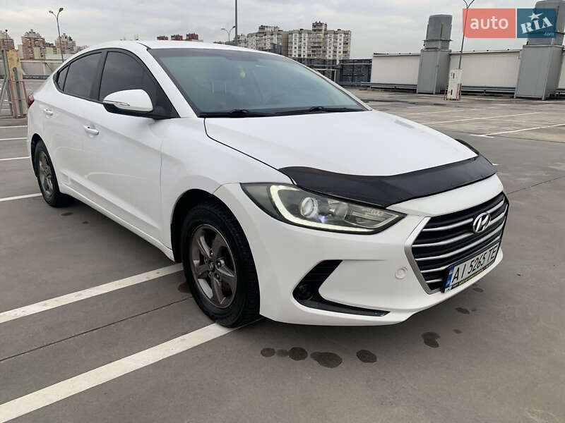 Седан Hyundai Avante 2017 в Киеве