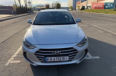 Седан Hyundai Avante 2016 в Киеве