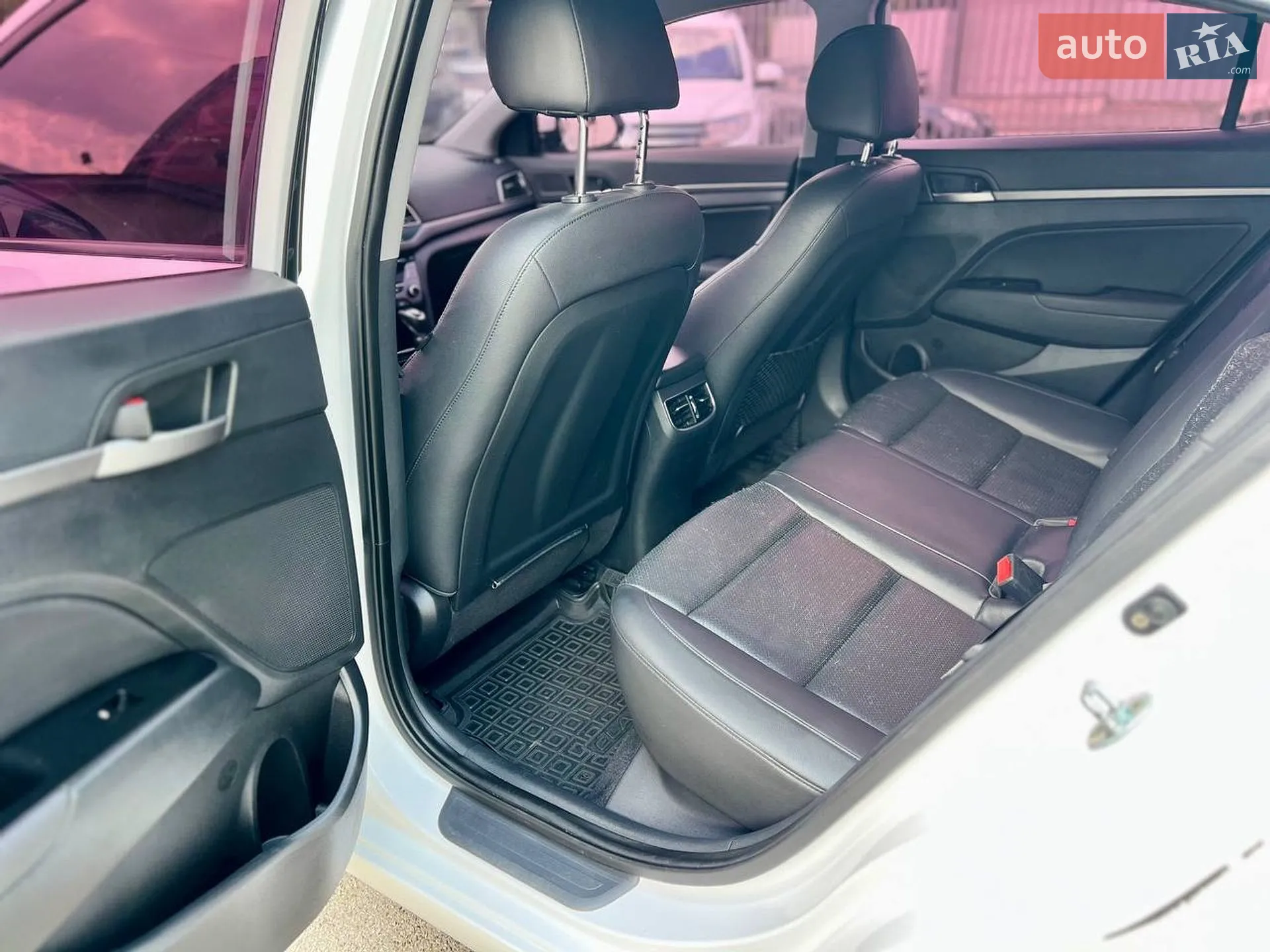 2015 Hyundai Avante - мініатюра 16