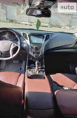 Седан Hyundai Azera 2013 в Одессе