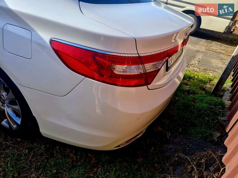 Седан Hyundai Azera 2012 в Одесі