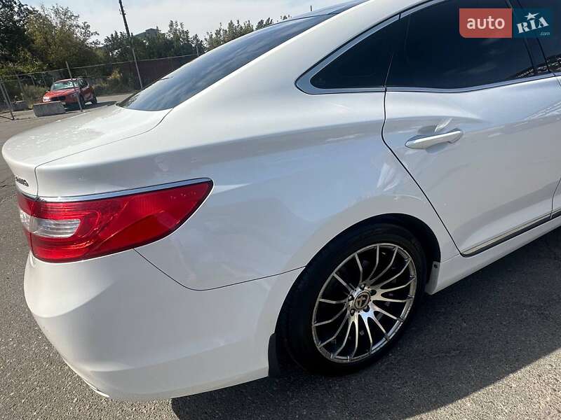 Седан Hyundai Azera 2012 в Києві