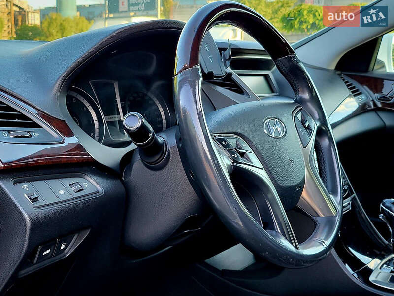 Седан Hyundai Azera 2011 в Одесі