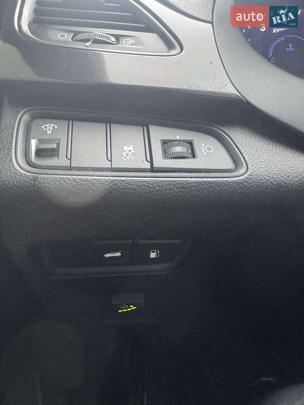 Седан Hyundai Azera 2011 в Києві фото 11 Седан Hyundai Azera 2011 в Києві