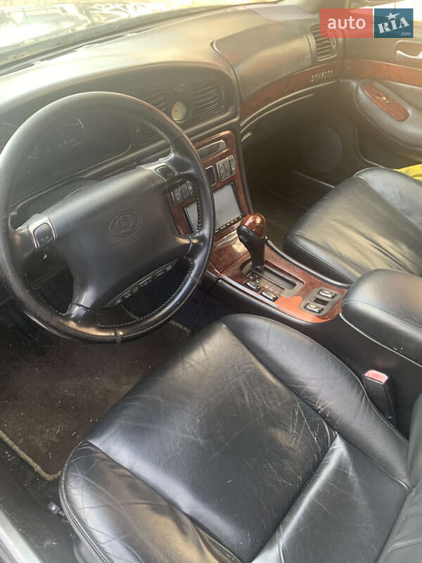 Седан Hyundai Dynasty 1998 в Тячеве