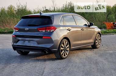 Хэтчбек Hyundai Elantra GT 2018 в Львове