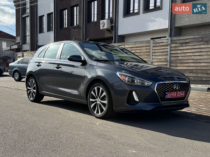Хэтчбек Hyundai Elantra GT 2017 в Киеве