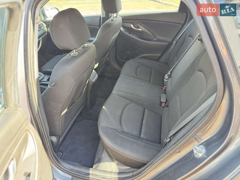 Хэтчбек Hyundai Elantra GT 2017 в Киеве