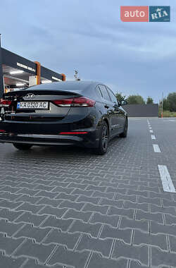 Хэтчбек Hyundai Elantra GT 2017 в Киеве