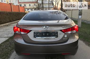 Седан Hyundai Elantra 2013 в Харькове