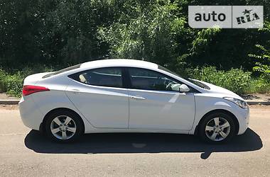 Седан Hyundai Elantra 2011 в Киеве