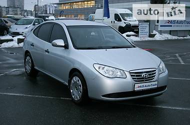 Седан Hyundai Elantra 2010 в Киеве