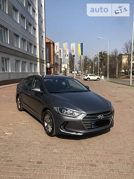 Седан Hyundai Elantra 2016 в Киеве