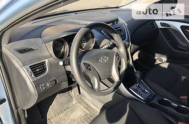 Седан Hyundai Elantra 2013 в Києві