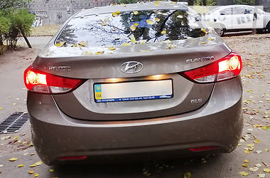 Седан Hyundai Elantra 2012 в Киеве