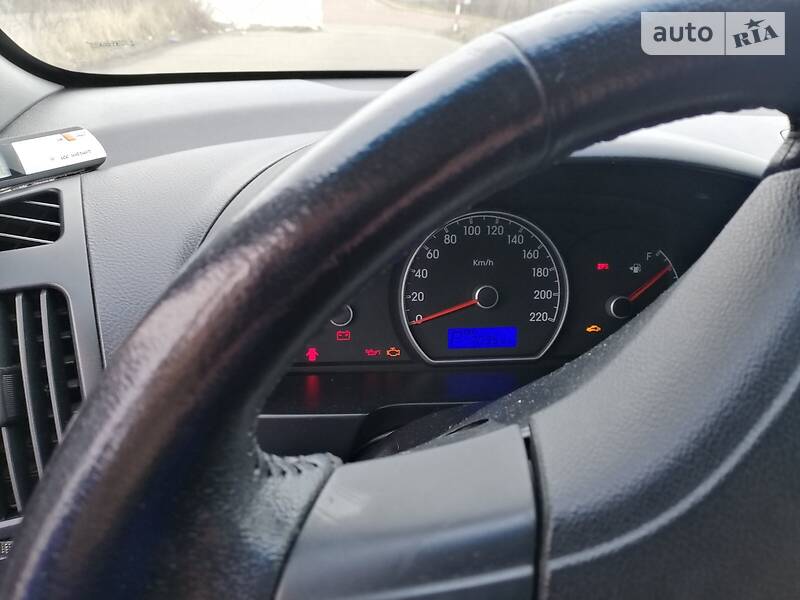 Седан Hyundai Elantra 2010 в Києві