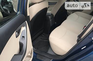 Седан Hyundai Elantra 2014 в 