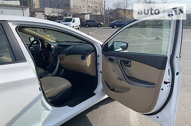 Седан Hyundai Elantra 2012 в 