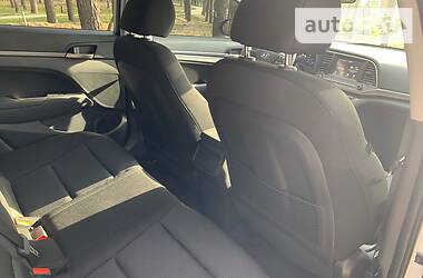 Седан Hyundai Elantra 2016 в 