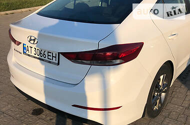 Седан Hyundai Elantra 2017 в Ивано-Франковске
