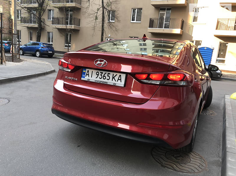 Седан Hyundai Elantra 2016 в Киеве