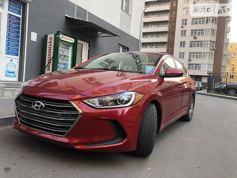 Седан Hyundai Elantra 2016 в Киеве