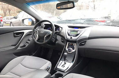 Седан Hyundai Elantra 2012 в 