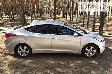 Седан Hyundai Elantra 2012 в 