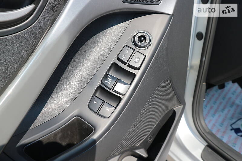 Седан Hyundai Elantra 2013 в Харкові