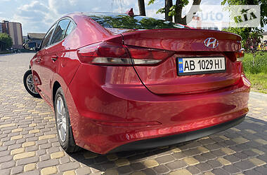 Седан Hyundai Elantra 2017 в Виннице