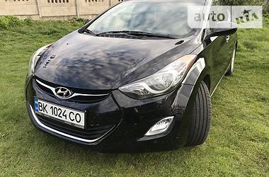 Седан Hyundai Elantra 2013 в Березному