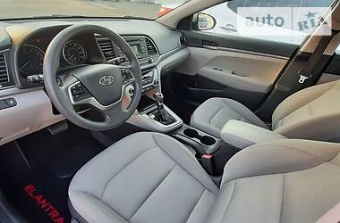 Седан Hyundai Elantra 2017 в 