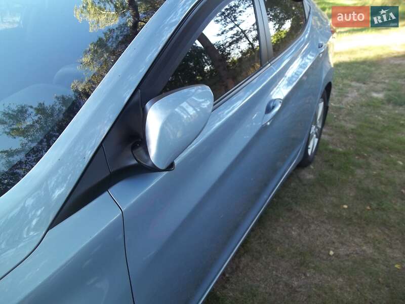 Седан Hyundai Elantra 2012 в Чернигове