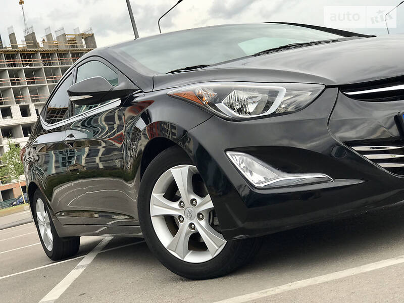 Седан Hyundai Elantra 2015 в Києві