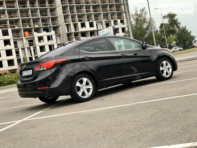 Седан Hyundai Elantra 2015 в Києві