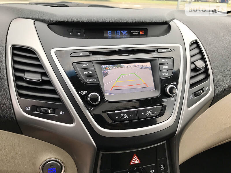 Седан Hyundai Elantra 2015 в Києві