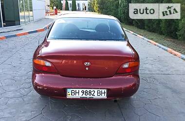 Седан Hyundai Elantra 1995 в Чорноморську