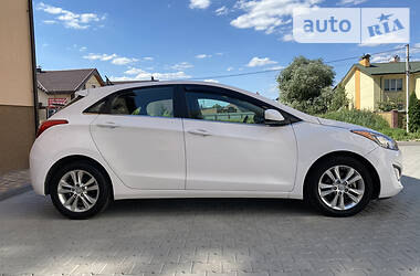 Хэтчбек Hyundai Elantra 2014 в Киеве