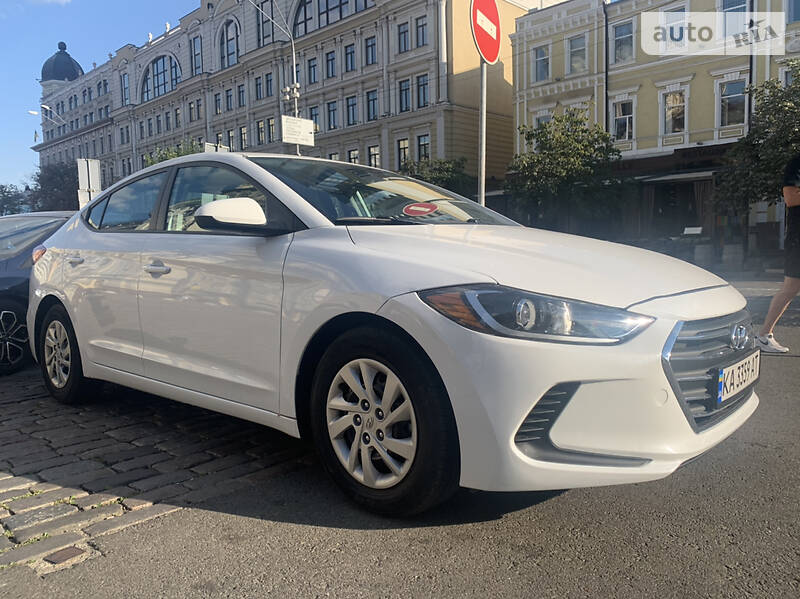Седан Hyundai Elantra 2017 в Києві