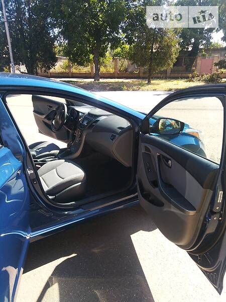 Седан Hyundai Elantra 2014 в Кривому Розі