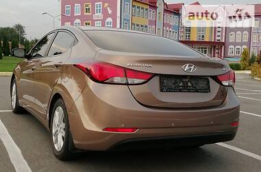 Седан Hyundai Elantra 2015 в Киеве