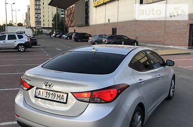 Седан Hyundai Elantra 2015 в Киеве