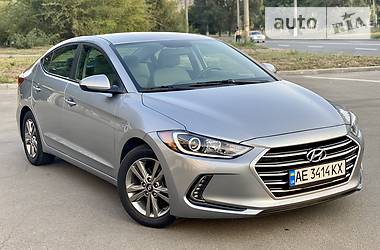 Седан Hyundai Elantra 2016 в Днепре