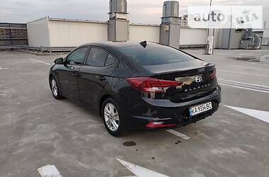 Седан Hyundai Elantra 2019 в Киеве